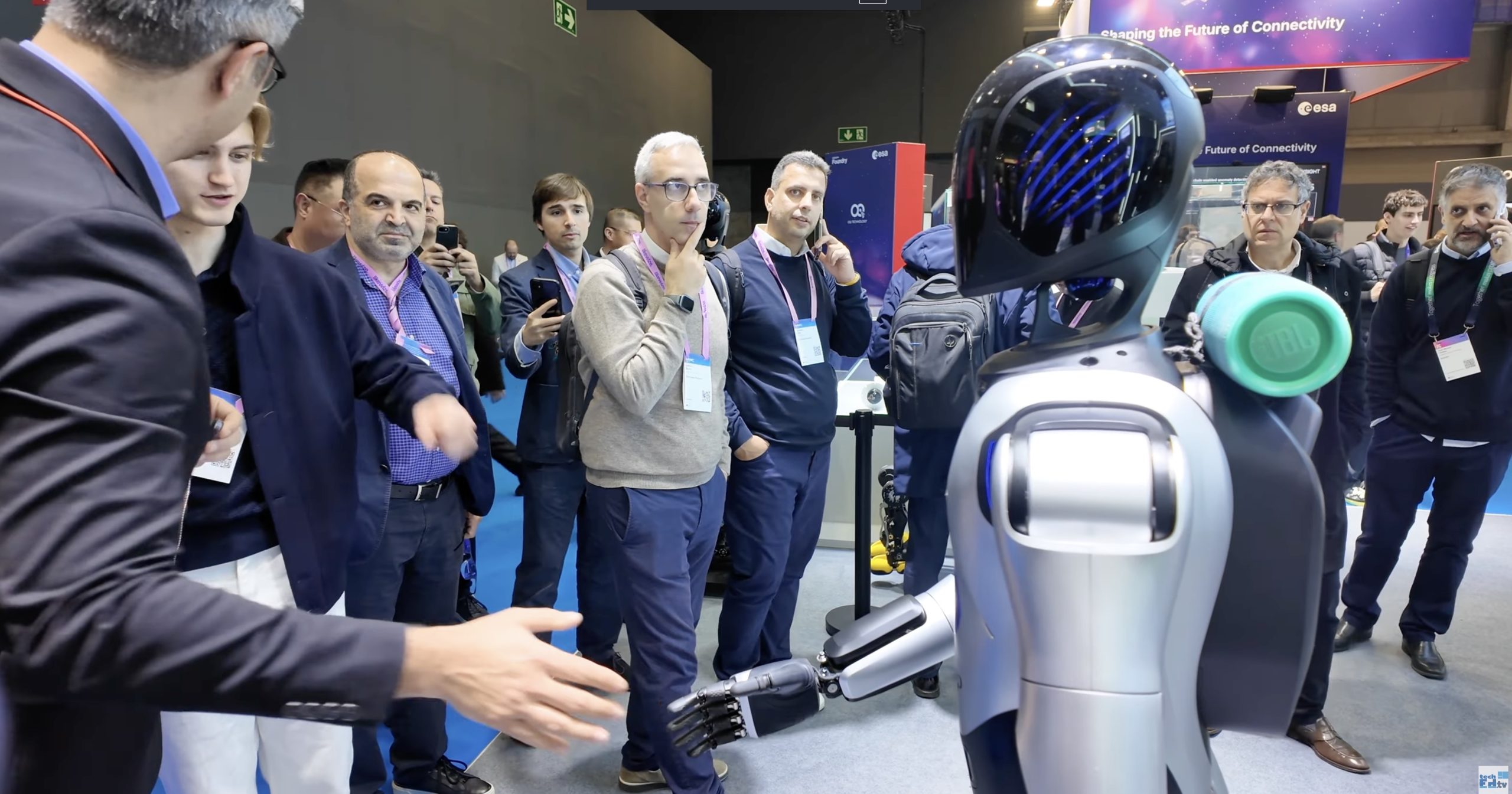 AGIBOTs, SAMSUNG, SK TELECOM y MEDIATEK